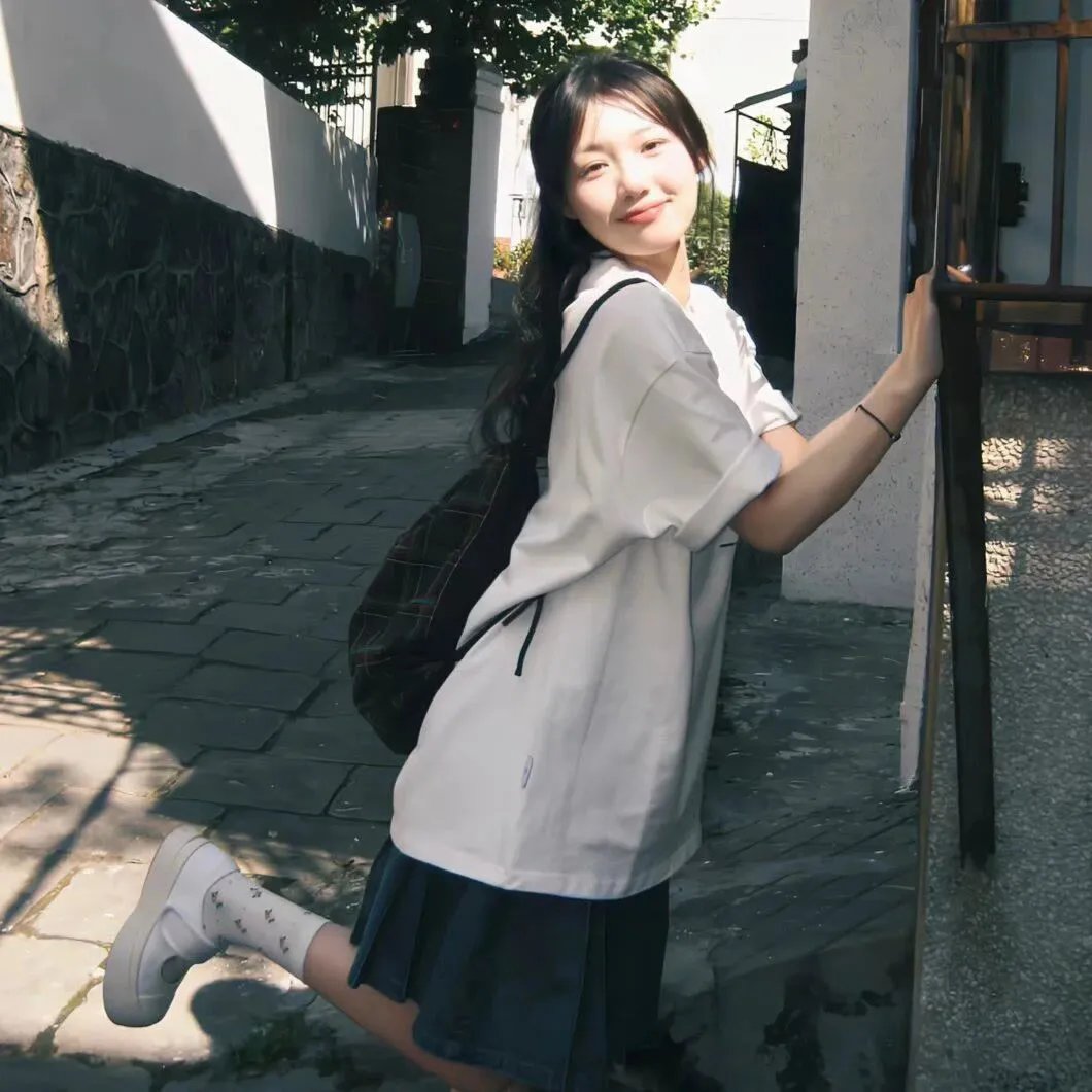 公寓里的两个女人